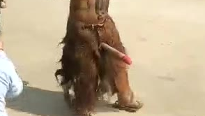 这是哪个民族的游行节日?